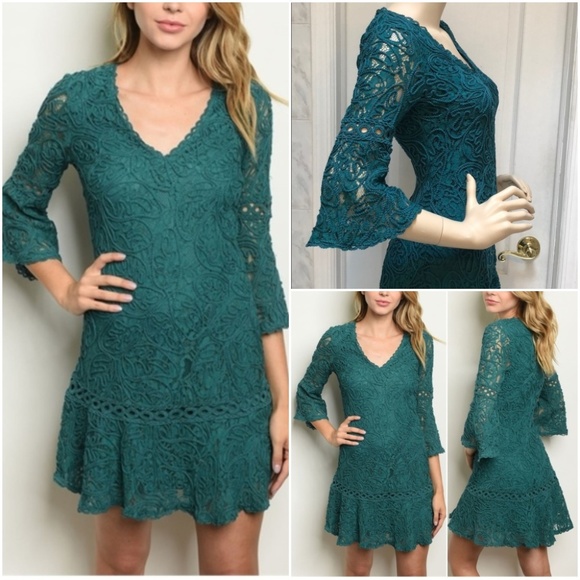 Trend Setter Diva Boutique Dresses & Skirts - EMERALD GREEN CROCHET V NECK DRESS